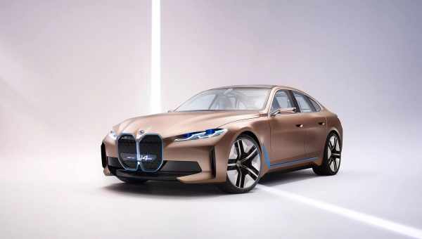 BMW показала концептуальный электромобиль i4