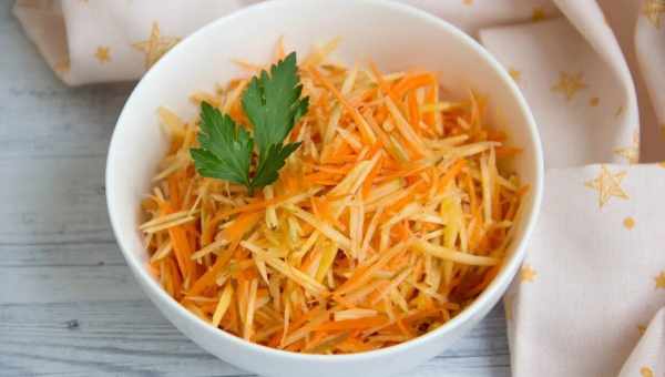 Капуста добова з часником і морквою. Добова капуста з морквою і часником швидкого приготування