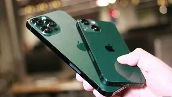 Какого цвета выбрать iPhone 12 – чёрный, белый, синий, зелёный или красный?